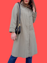 Charger l'image dans la galerie, Trench-coat vintage Adèle - Vert kaki doublé et fourrure fantaisie. Taille S, 36, 38. JK Viola. Made in France