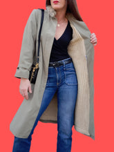 Charger l'image dans la galerie, Trench-coat vintage Adèle - Vert kaki doublé et fourrure fantaisie. Taille S, 36, 38. JK Viola. Made in France
