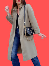 Charger l'image dans la galerie, Trench-coat vintage Adèle - Vert kaki doublé et fourrure fantaisie. Taille S, 36, 38. JK Viola. Made in France