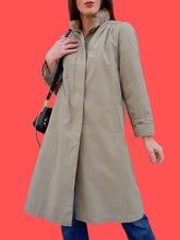 Charger l'image dans la galerie, Trench-coat vintage Adèle - Vert kaki doublé et fourrure fantaisie. Taille S, 36, 38. JK Viola. Made in France