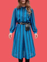 Charger l'image dans la galerie, Robe vintage Abelle - A rayures bleues. Taille S, 36, 38. Jean Biolay. Made in France