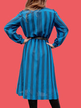 Charger l'image dans la galerie, Robe vintage Abelle - A rayures bleues. Taille S, 36, 38. Jean Biolay. Made in France