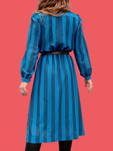 Charger l'image dans la galerie, Robe vintage Abelle - A rayures bleues. Taille S, 36, 38. Jean Biolay. Made in France