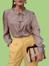 Charger l'image dans la galerie, Chemisier vintage Claudia - Marron satiné. Taille L, 40, 42. Made in France.