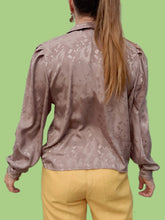 Charger l'image dans la galerie, Chemisier vintage Claudia - Marron satiné. Taille L, 40, 42. Made in France.