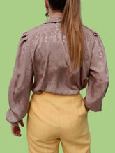 Charger l'image dans la galerie, Chemisier vintage Claudia - Marron satiné. Taille L, 40, 42. Made in France.