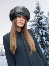 Charger l'image dans la galerie, Toque vintage Nadejda - Calotte en cuir véritable et imitation fourrure marron. Made in France.