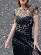 Charger l'image dans la galerie, Cache épaule Charlie - En tulle noir et sequins et strass argentés. Taille Unique. Made in China