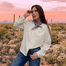 Charger l'image dans la galerie, Bandana Géorgia - Imprimé cachemire bleu et rose. Made in U.S.A