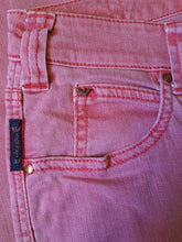 Charger l&#39;image dans la galerie, Pantalon &quot;Seconde&quot; Megan - Jean en coton rose. Taille S, 36, 38. Armani Jeans. Made in China
