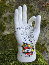 Charger l'image dans la galerie, Main Family - Chiromancie. En porcelaine blanche tatouée rockabilly. The Palmist. Palmistry
