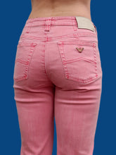 Charger l&#39;image dans la galerie, Pantalon &quot;Seconde&quot; Megan - Jean en coton rose. Taille S, 36, 38. Armani Jeans. Made in China
