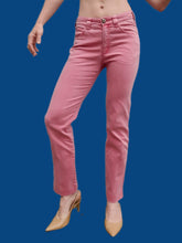 Charger l&#39;image dans la galerie, Pantalon &quot;Seconde&quot; Megan - Jean en coton rose. Taille S, 36, 38. Armani Jeans. Made in China
