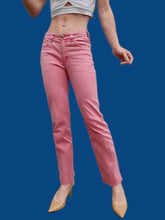 Charger l&#39;image dans la galerie, Pantalon &quot;Seconde&quot; Megan - Jean en coton rose. Taille S, 36, 38. Armani Jeans. Made in China
