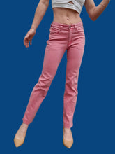 Charger l&#39;image dans la galerie, Pantalon &quot;Seconde&quot; Megan - Jean en coton rose. Taille S, 36, 38. Armani Jeans. Made in China
