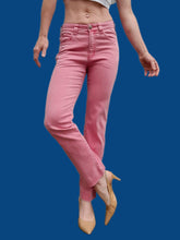 Charger l&#39;image dans la galerie, Pantalon &quot;Seconde&quot; Megan - Jean en coton rose. Taille S, 36, 38. Armani Jeans. Made in China
