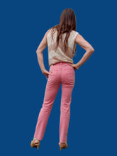 Charger l&#39;image dans la galerie, Pantalon &quot;Seconde&quot; Megan - Jean en coton rose. Taille S, 36, 38. Armani Jeans. Made in China
