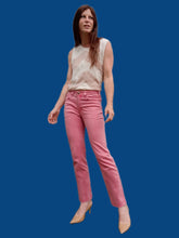 Charger l&#39;image dans la galerie, Pantalon &quot;Seconde&quot; Megan - Jean en coton rose. Taille S, 36, 38. Armani Jeans. Made in China
