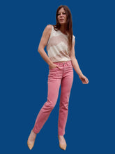 Charger l&#39;image dans la galerie, Pantalon &quot;Seconde&quot; Megan - Jean en coton rose. Taille S, 36, 38. Armani Jeans. Made in China
