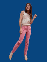 Charger l&#39;image dans la galerie, Pantalon &quot;Seconde&quot; Megan - Jean en coton rose. Taille S, 36, 38. Armani Jeans. Made in China
