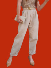 Charger l&#39;image dans la galerie, Pantalon vintage Léna - Chino beige en lin et coton. Taille L, 40, 42. By Mélissa. Made in France
