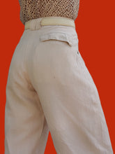 Charger l&#39;image dans la galerie, Pantalon vintage Léna - Chino beige en lin et coton. Taille L, 40, 42. By Mélissa. Made in France
