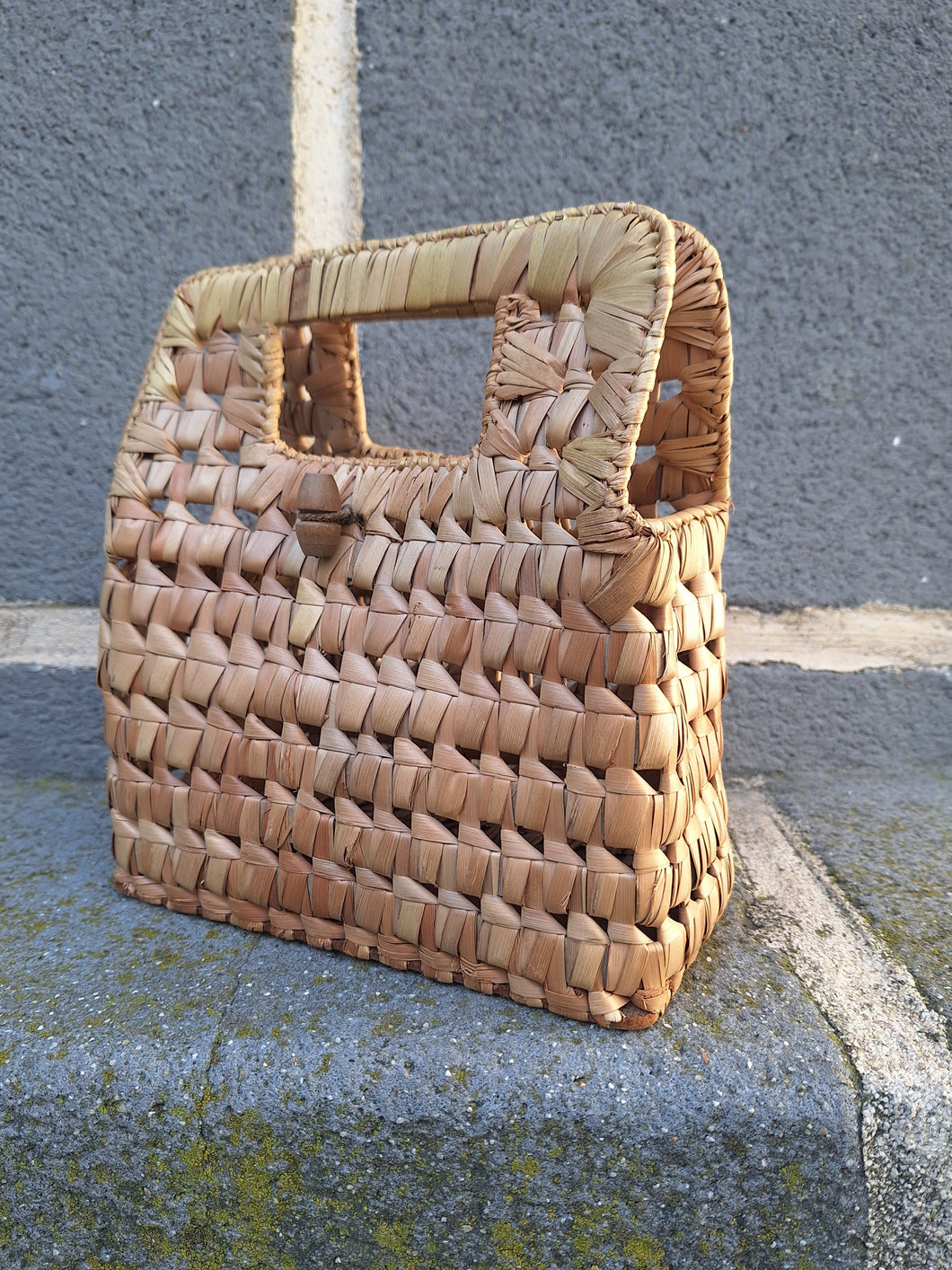 Sac à main Rébecca - En paille tressée et ajourée. Années 60.