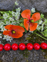Charger l'image dans la galerie, Collier Carmen - Choker en perles rouge vibrantes. Ras-de-cou
