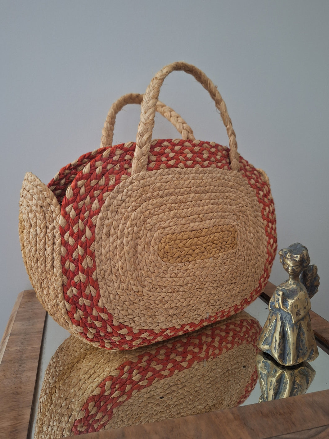 Sac Marilyn - En paille naturelle réhaussé d'un liseré rouge.