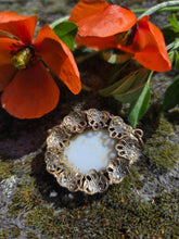 Charger l'image dans la galerie, Pendentif Lison - Bucolique et Shabby Chic. Style printanier et délicat. Pour les amoureux.
