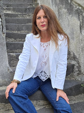 Charger l'image dans la galerie, Veste vintage Lucia - Denim chic blanc. Taille M, 38, 40. Eva Tralala. Made in France
