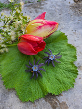 Charger l'image dans la galerie, Boucles d'oreilles Léane - Étoile Florale Mauve &amp; Cristal Givré violet
