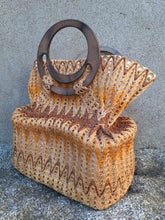 Charger l&#39;image dans la galerie, Panier Géraldine- En fibres naturelles. Tressage ajouré et ondulé.
