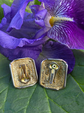Charger l'image dans la galerie, Boucles d'oreilles Diane – Cabochons Baroques et Émail Bleu Byzantin
