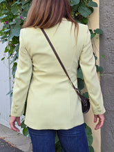 Charger l'image dans la galerie, Blazer long vintage Béatrix - Vert anis. Taille S, 36, 38. Surabaya. Made in France
