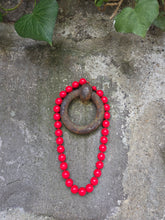 Charger l'image dans la galerie, Collier Carmen - Choker en perles rouge vibrantes. Ras-de-cou
