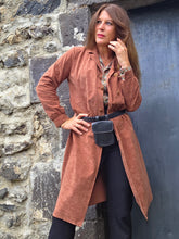 Charger l'image dans la galerie, Trench vintage Florence - En suédine marron chocolat 70s. Taille L, 40, 42. Made in France
