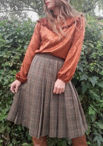 Jupe Couleurs Vintage à carreaux Ecossais vert kaki et orange. Tartan en laine. Taille M, 36, 38. Fabriquée en France
