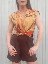 Charger l&#39;image dans la galerie, Blouse vintage Camélia - Feuillage safari. Taille M, 38, 40. Fabriqué en France
