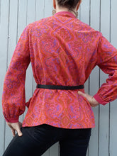 Charger l&#39;image dans la galerie, Blouse fuschia à imprimé paisley ou cachemire, Couleurs Vintage. Taille L, 40, 42
