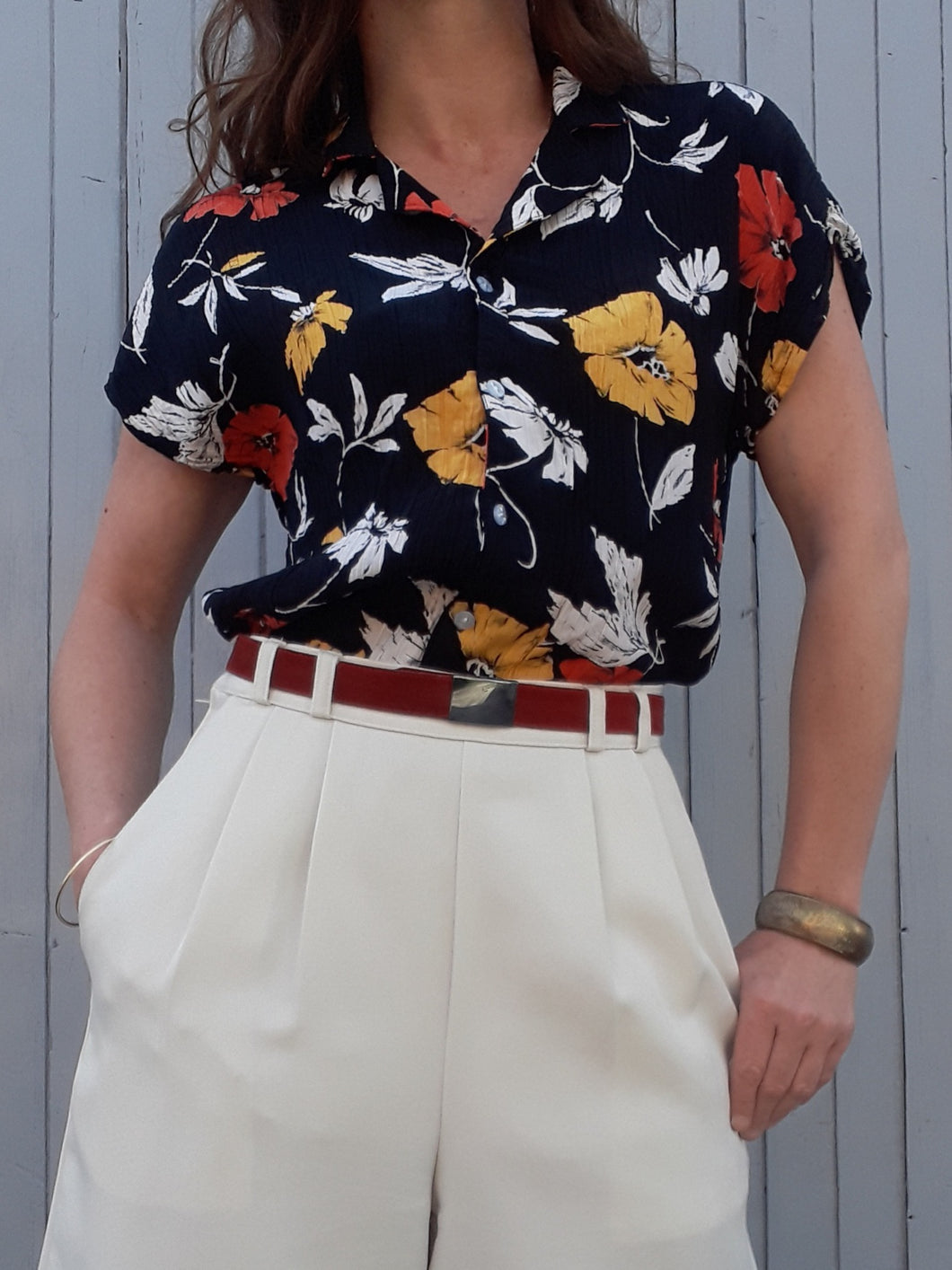 Chemisier d'été Couleurs Vintage, tissus à fleurs effet froissé. Taille M, 38, 40