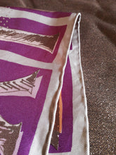 Charger l&#39;image dans la galerie, Foulard vintage Léna - Christian Lacroix Paris. 87 x 83
