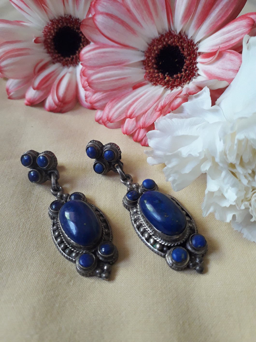 Boucles d'oreilles vintage - En argent et lapis lazuli. Style Ethnique.