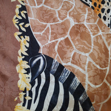 Charger l&#39;image dans la galerie, Foulard en soie Marthe - Imprimé animalier. 82 x 82
