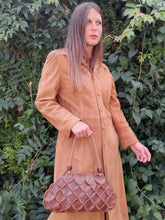Charger l&#39;image dans la galerie, Sac vintage Léna - Patchwork de simili cuir crocheté. Taille unique.
