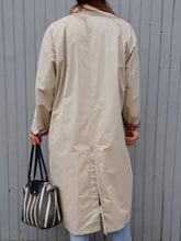 Charger l&#39;image dans la galerie, Trench-coat vintage Annie - Chipie beige. Taille L, 40, 42. Fabriqué en France
