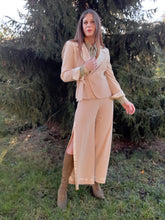 Charger l&#39;image dans la galerie, Ensemble vintage Maury - Blazer et pantalon fendu. Beige. Taille S, 36, 38. Made in France
