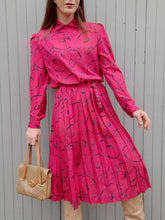 Charger l&#39;image dans la galerie, Robe plissée vintage Églantine - Imprimé floral irisé. Taille M, 38, 40. Devernois. Made in France.
