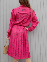 Charger l&#39;image dans la galerie, Robe plissée vintage Églantine - Imprimé floral irisé. Taille M, 38, 40. Devernois. Made in France.
