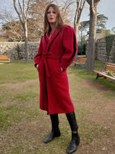 Charger l&#39;image dans la galerie, Manteau vintage Carla - Pure laine. Manches à crevé. Rouge et noir. Taille XL, 42, 44. Made in France.
